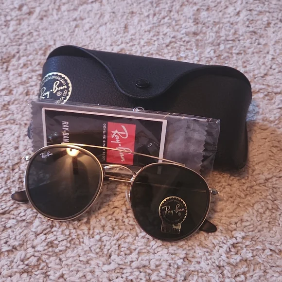Ray Ban Round Sunglasses - Picture 1 of 3